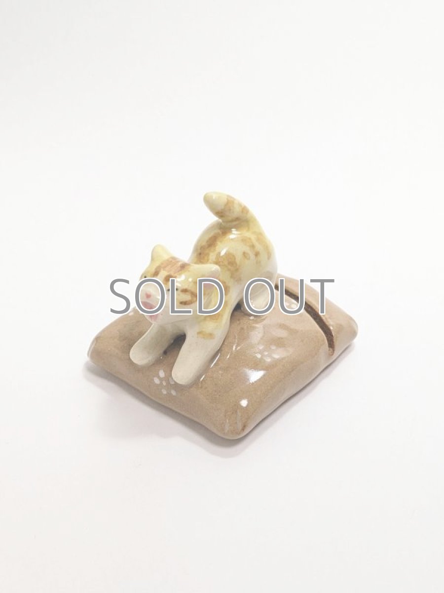 画像5: カードスタンドあくび猫がじゃま？ (5)